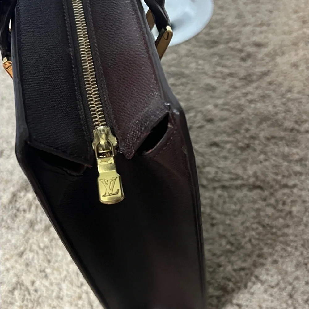 2062 LV Sac Plat Handbag